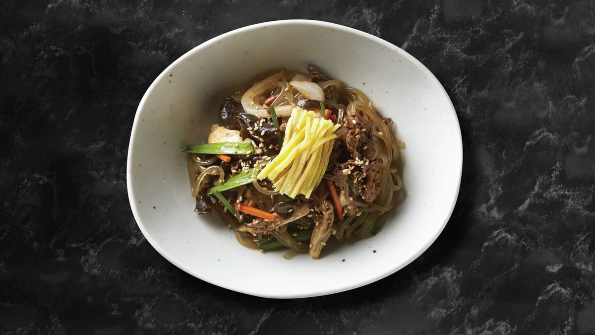 Stir-Fried Glass Noodles with Mushroom